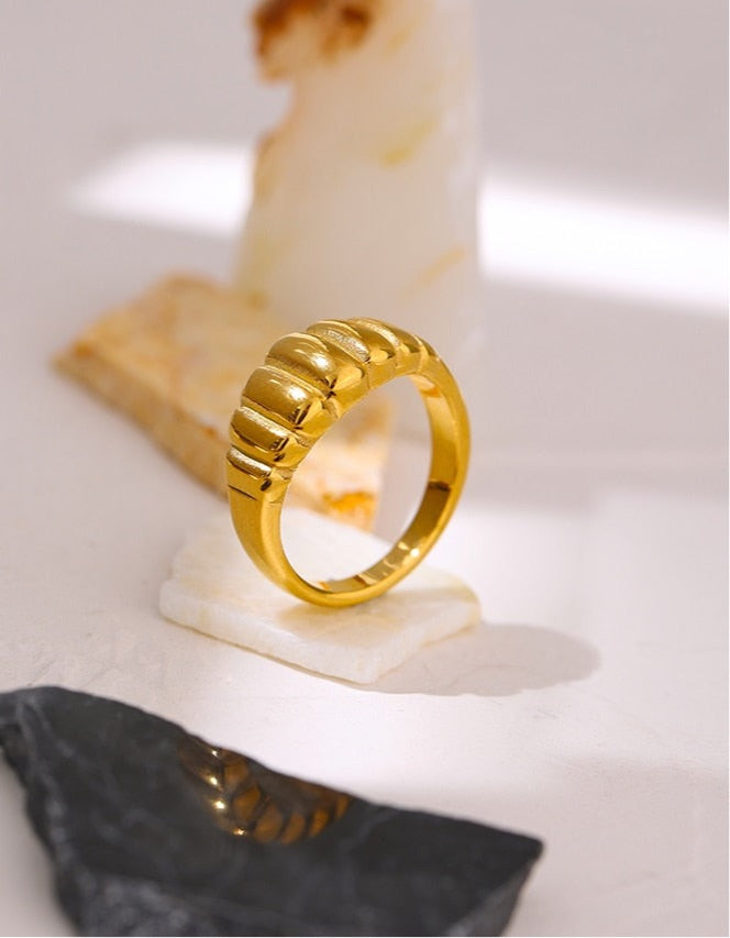 Harper Gold Ring